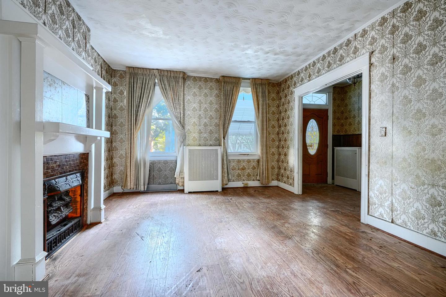 4021 ILLINOIS AVE NW, WASHINGTON, District Of Columbia 20011, 3 Bedrooms Bedrooms, ,2 BathroomsBathrooms,Residential,For sale,4021 ILLINOIS AVE NW,DCDC2216568 MLS # DCDC2216568