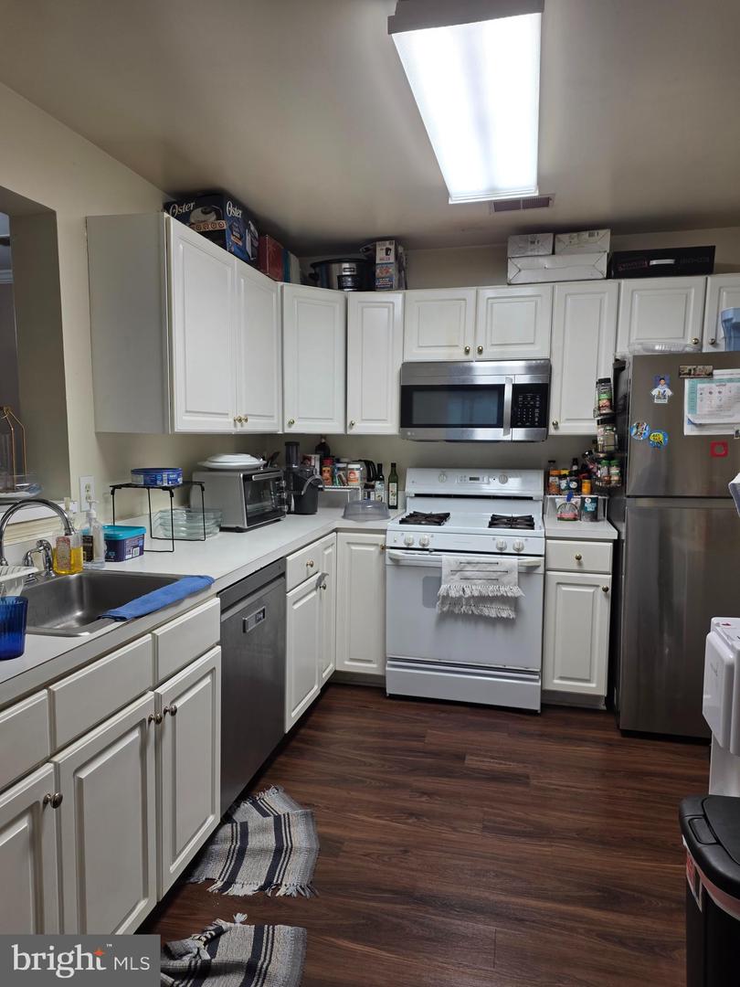 1037 GARDENVIEW LOOP #302, WOODBRIDGE, Virginia 22191, 2 Bedrooms Bedrooms, ,2 BathroomsBathrooms,Residential,For sale,1037 GARDENVIEW LOOP #302,VAPW2102612 MLS # VAPW2102612