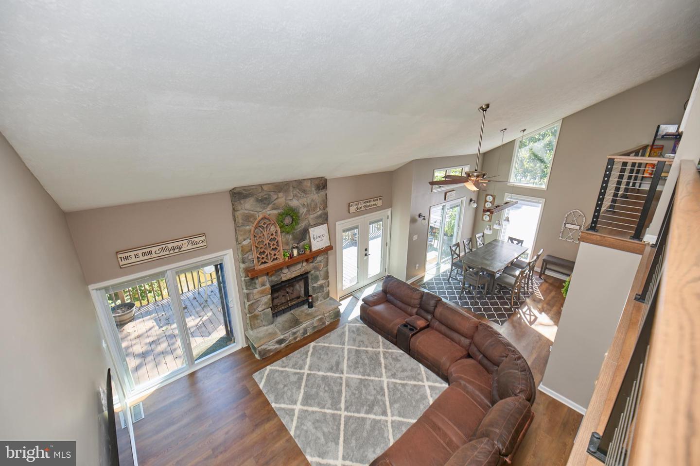 1233 LAKEVIEW DR, CROSS JUNCTION, Virginia 22625, 5 Bedrooms Bedrooms, 8 Rooms Rooms,2 BathroomsBathrooms,Residential,For sale,1233 LAKEVIEW DR,VAFV2036390 MLS # VAFV2036390