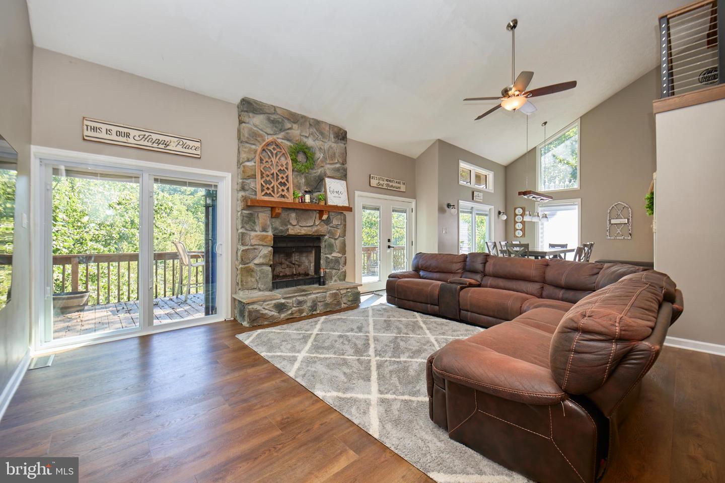 1233 LAKEVIEW DR, CROSS JUNCTION, Virginia 22625, 5 Bedrooms Bedrooms, 8 Rooms Rooms,2 BathroomsBathrooms,Residential,For sale,1233 LAKEVIEW DR,VAFV2036390 MLS # VAFV2036390
