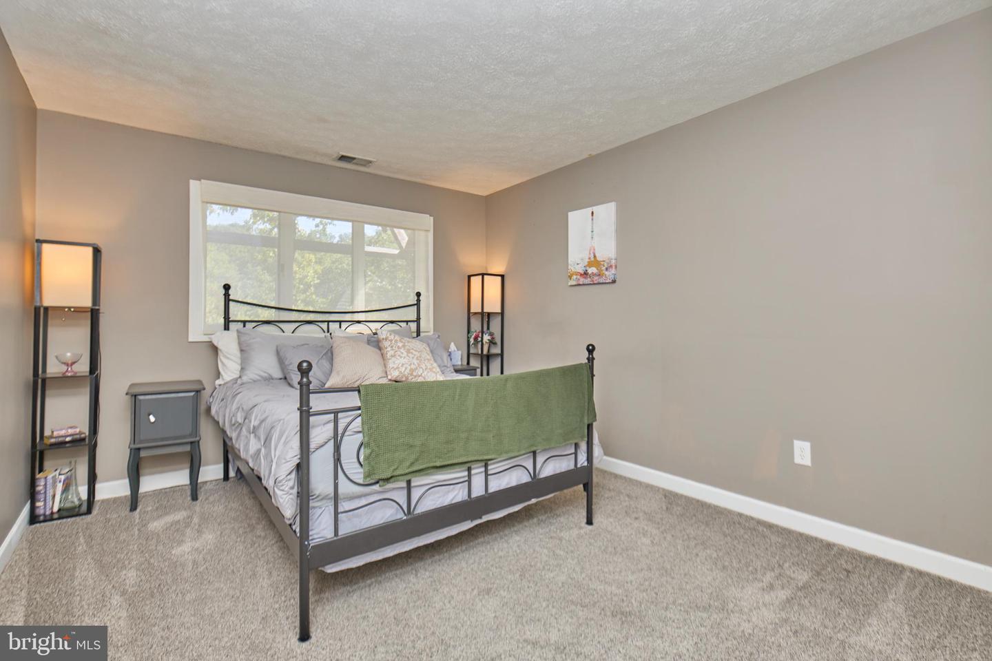 1233 LAKEVIEW DR, CROSS JUNCTION, Virginia 22625, 5 Bedrooms Bedrooms, 8 Rooms Rooms,2 BathroomsBathrooms,Residential,For sale,1233 LAKEVIEW DR,VAFV2036390 MLS # VAFV2036390