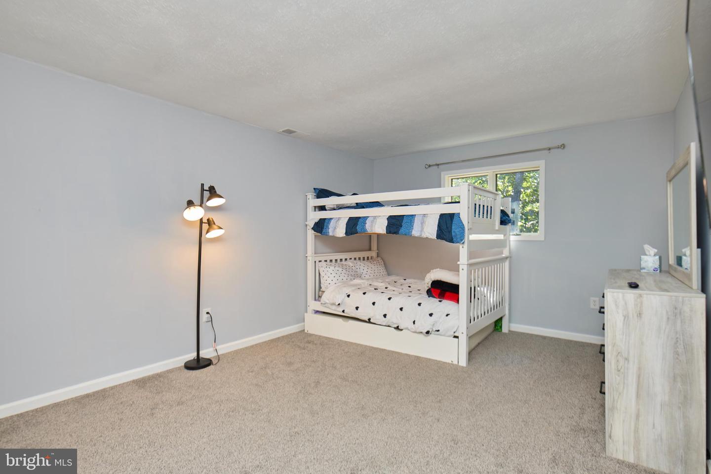 1233 LAKEVIEW DR, CROSS JUNCTION, Virginia 22625, 5 Bedrooms Bedrooms, 8 Rooms Rooms,2 BathroomsBathrooms,Residential,For sale,1233 LAKEVIEW DR,VAFV2036390 MLS # VAFV2036390