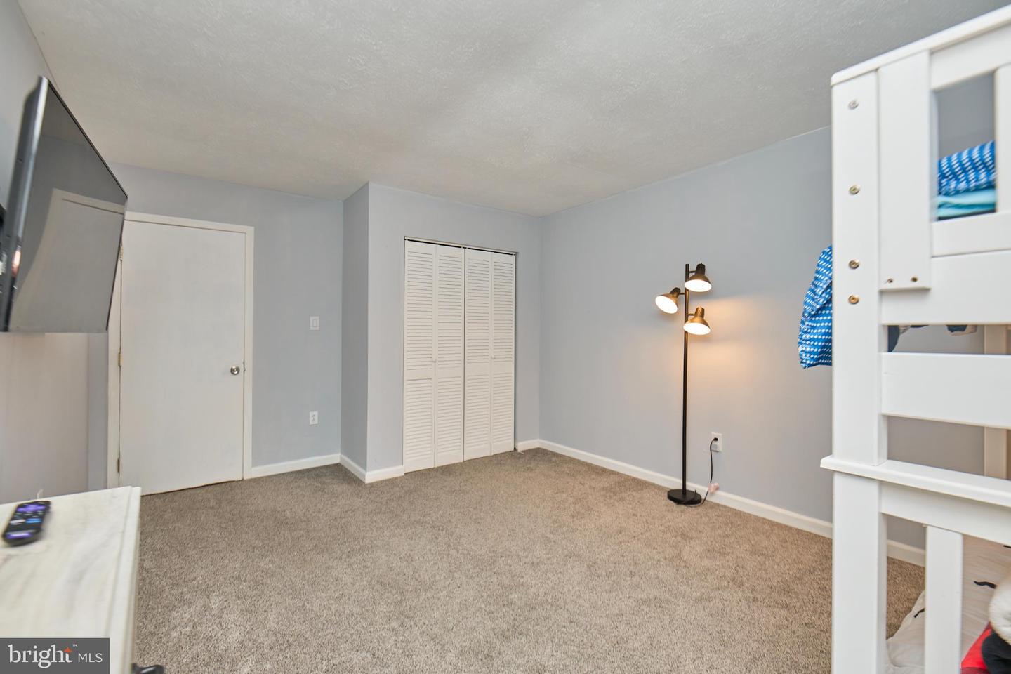 1233 LAKEVIEW DR, CROSS JUNCTION, Virginia 22625, 5 Bedrooms Bedrooms, 8 Rooms Rooms,2 BathroomsBathrooms,Residential,For sale,1233 LAKEVIEW DR,VAFV2036390 MLS # VAFV2036390