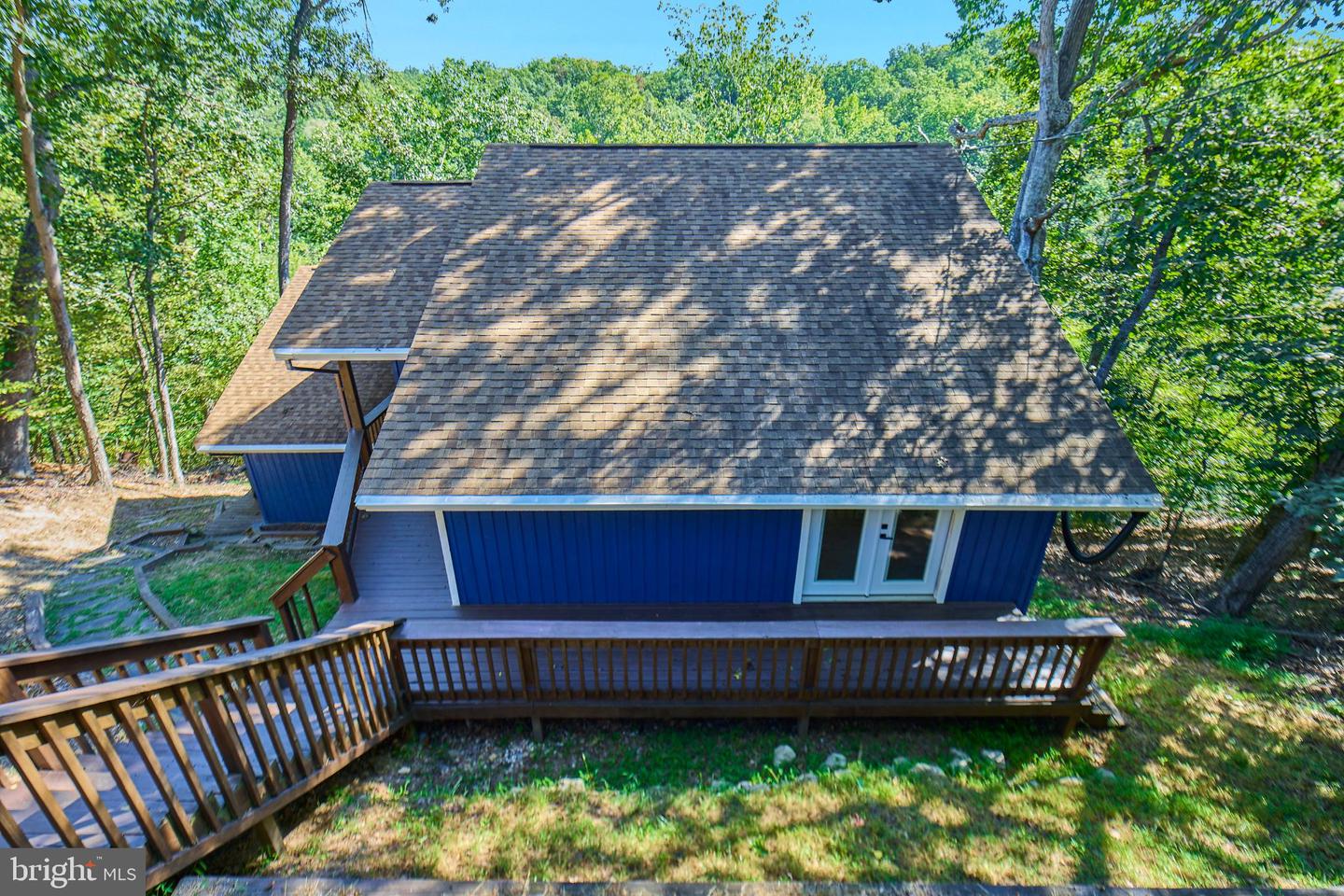 1233 LAKEVIEW DR, CROSS JUNCTION, Virginia 22625, 5 Bedrooms Bedrooms, 8 Rooms Rooms,2 BathroomsBathrooms,Residential,For sale,1233 LAKEVIEW DR,VAFV2036390 MLS # VAFV2036390