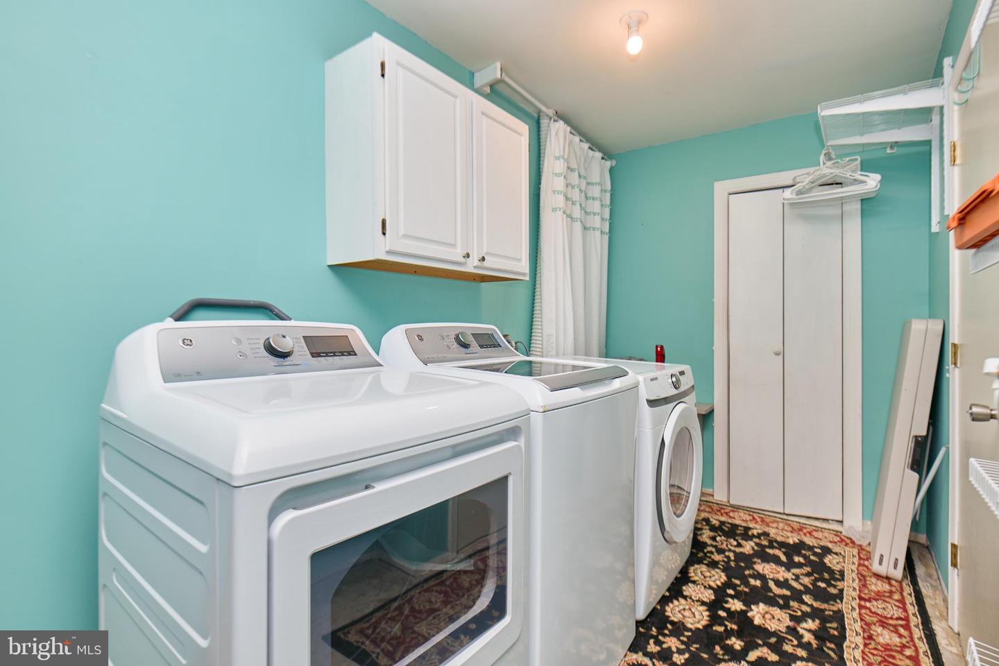 1233 LAKEVIEW DR, CROSS JUNCTION, Virginia 22625, 5 Bedrooms Bedrooms, 8 Rooms Rooms,2 BathroomsBathrooms,Residential,For sale,1233 LAKEVIEW DR,VAFV2036390 MLS # VAFV2036390