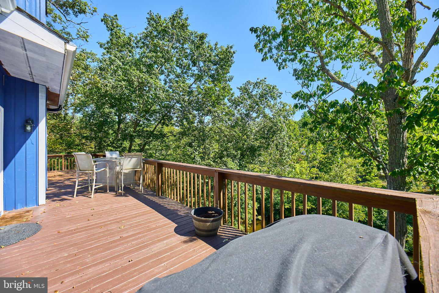 1233 LAKEVIEW DR, CROSS JUNCTION, Virginia 22625, 5 Bedrooms Bedrooms, 8 Rooms Rooms,2 BathroomsBathrooms,Residential,For sale,1233 LAKEVIEW DR,VAFV2036390 MLS # VAFV2036390