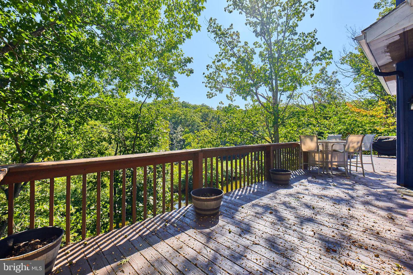 1233 LAKEVIEW DR, CROSS JUNCTION, Virginia 22625, 5 Bedrooms Bedrooms, 8 Rooms Rooms,2 BathroomsBathrooms,Residential,For sale,1233 LAKEVIEW DR,VAFV2036390 MLS # VAFV2036390