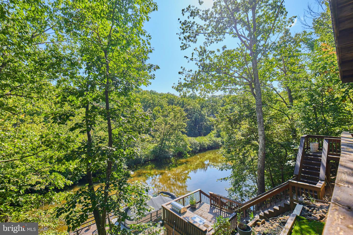 1233 LAKEVIEW DR, CROSS JUNCTION, Virginia 22625, 5 Bedrooms Bedrooms, 8 Rooms Rooms,2 BathroomsBathrooms,Residential,For sale,1233 LAKEVIEW DR,VAFV2036390 MLS # VAFV2036390