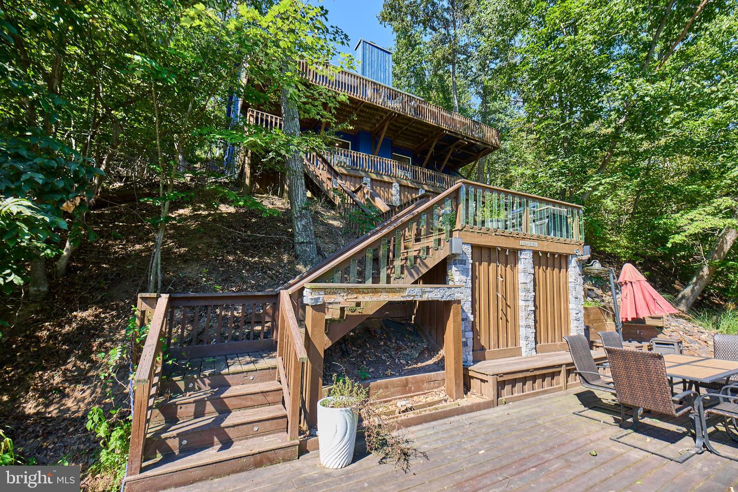 1233 LAKEVIEW DR, CROSS JUNCTION, Virginia 22625, 5 Bedrooms Bedrooms, 8 Rooms Rooms,2 BathroomsBathrooms,Residential,For sale,1233 LAKEVIEW DR,VAFV2036390 MLS # VAFV2036390