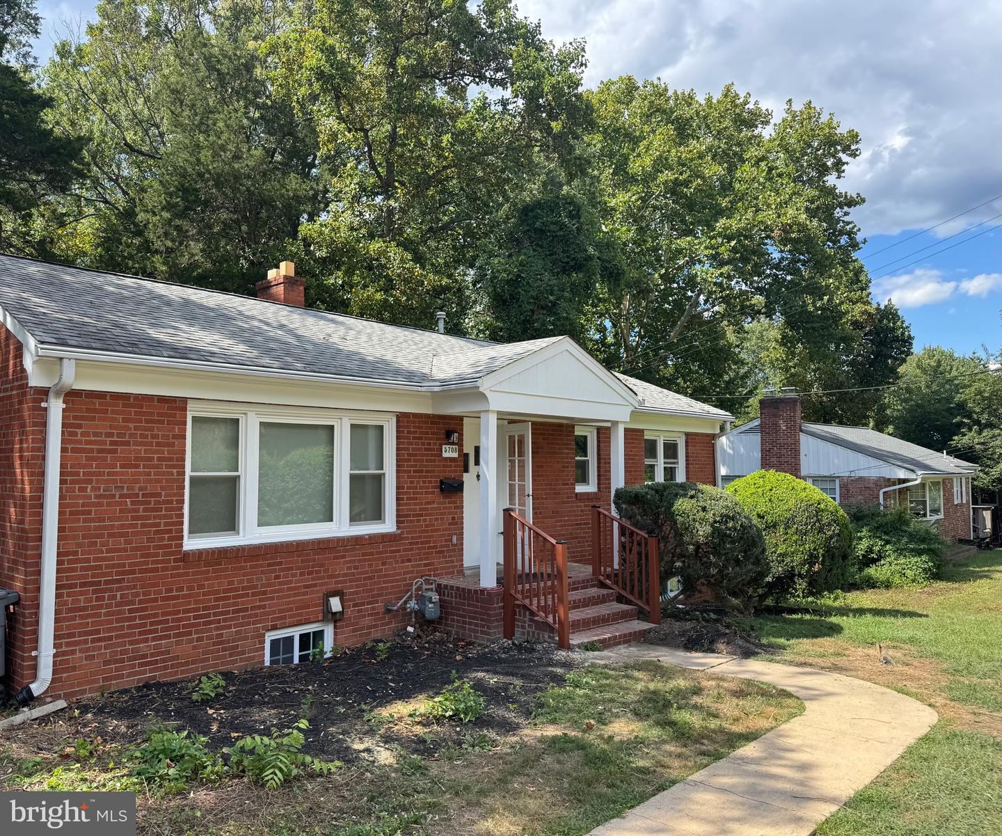 5708 NORTON RD, ALEXANDRIA, Virginia 22303, 5 Bedrooms Bedrooms, 12 Rooms Rooms,3 BathroomsBathrooms,Residential,For sale,5708 NORTON RD,VAFX2263182 MLS # VAFX2263182