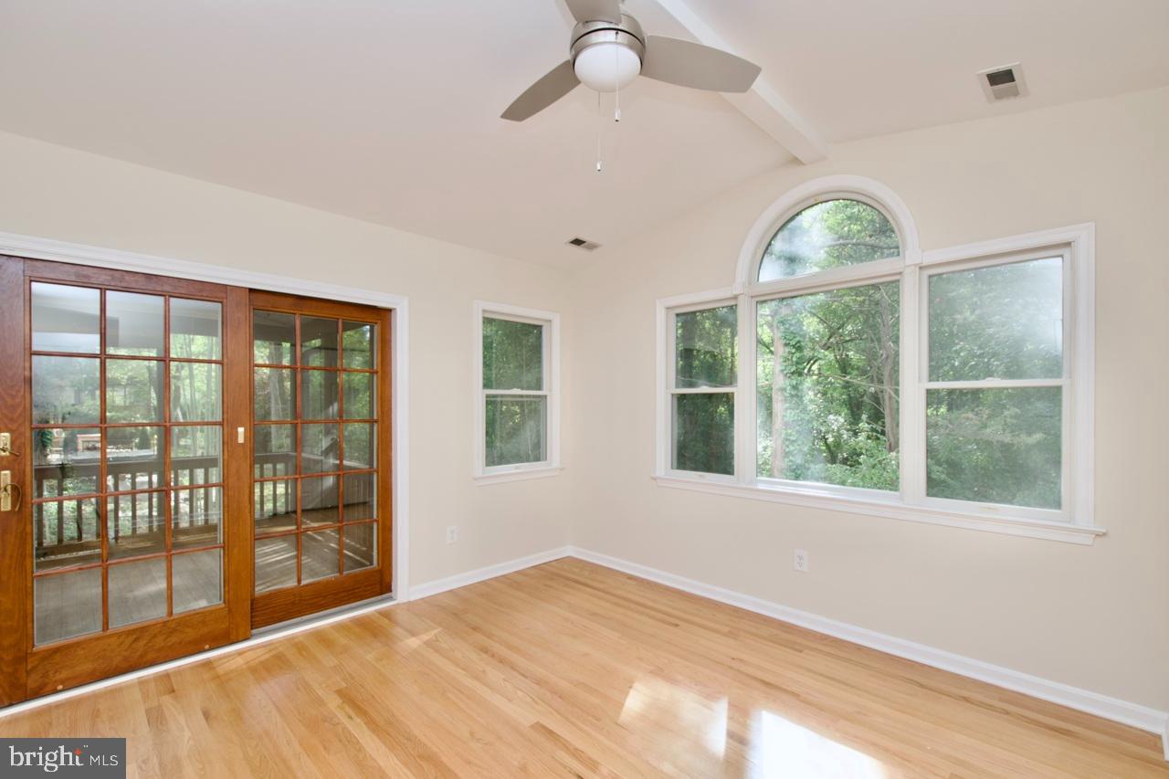 5708 NORTON RD, ALEXANDRIA, Virginia 22303, 5 Bedrooms Bedrooms, 12 Rooms Rooms,3 BathroomsBathrooms,Residential,For sale,5708 NORTON RD,VAFX2263182 MLS # VAFX2263182
