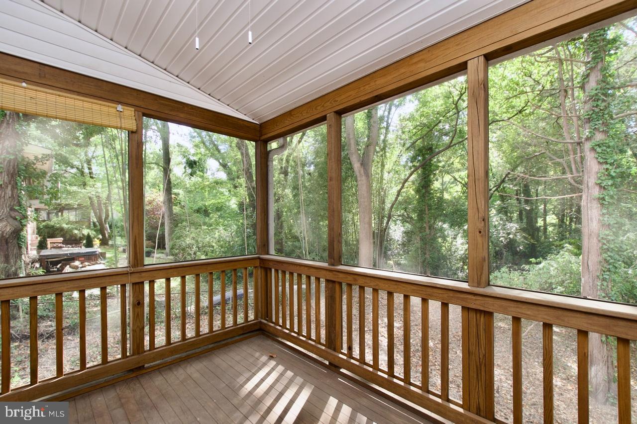 5708 NORTON RD, ALEXANDRIA, Virginia 22303, 5 Bedrooms Bedrooms, 12 Rooms Rooms,3 BathroomsBathrooms,Residential,For sale,5708 NORTON RD,VAFX2263182 MLS # VAFX2263182