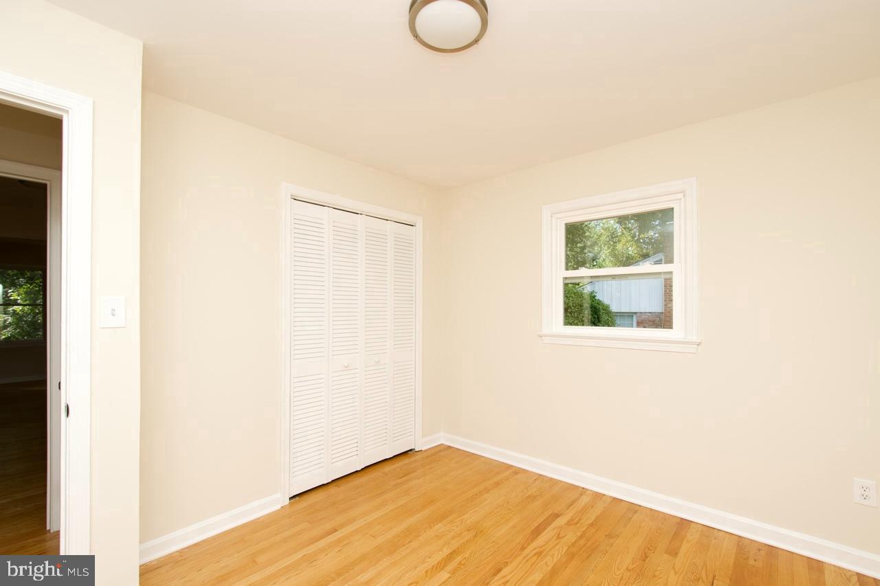 5708 NORTON RD, ALEXANDRIA, Virginia 22303, 5 Bedrooms Bedrooms, 12 Rooms Rooms,3 BathroomsBathrooms,Residential,For sale,5708 NORTON RD,VAFX2263182 MLS # VAFX2263182