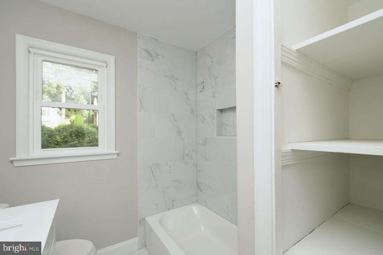 5708 NORTON RD, ALEXANDRIA, Virginia 22303, 5 Bedrooms Bedrooms, 12 Rooms Rooms,3 BathroomsBathrooms,Residential,For sale,5708 NORTON RD,VAFX2263182 MLS # VAFX2263182