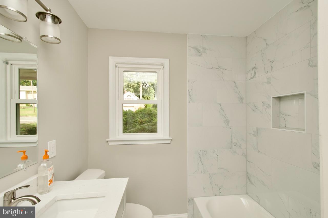 5708 NORTON RD, ALEXANDRIA, Virginia 22303, 5 Bedrooms Bedrooms, 12 Rooms Rooms,3 BathroomsBathrooms,Residential,For sale,5708 NORTON RD,VAFX2263182 MLS # VAFX2263182