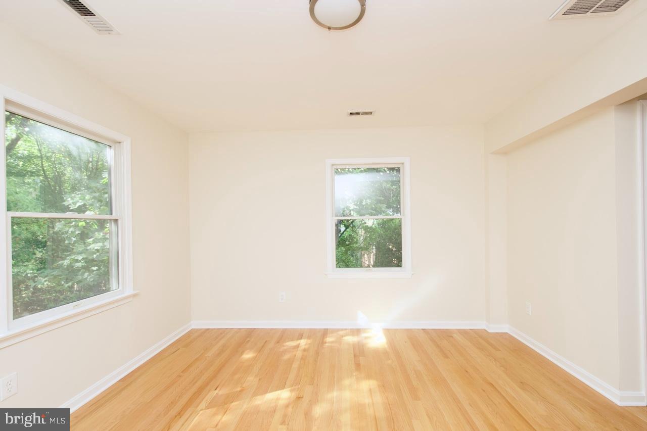 5708 NORTON RD, ALEXANDRIA, Virginia 22303, 5 Bedrooms Bedrooms, 12 Rooms Rooms,3 BathroomsBathrooms,Residential,For sale,5708 NORTON RD,VAFX2263182 MLS # VAFX2263182