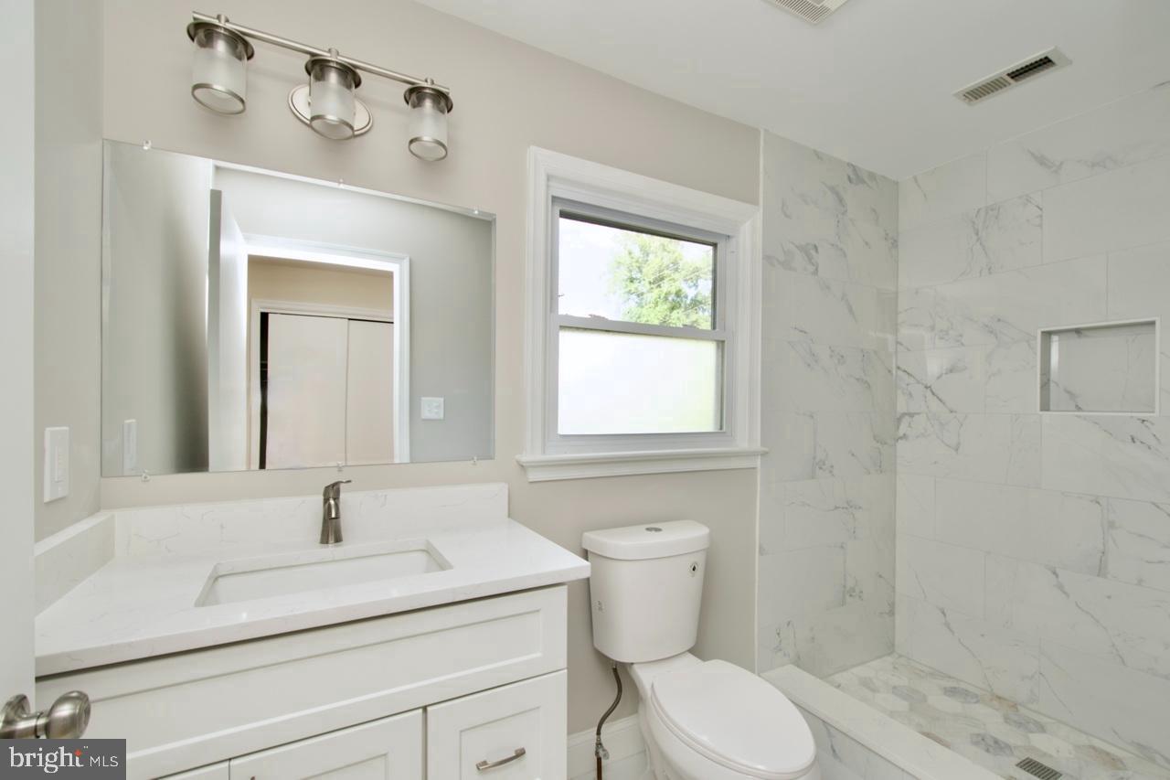 5708 NORTON RD, ALEXANDRIA, Virginia 22303, 5 Bedrooms Bedrooms, 12 Rooms Rooms,3 BathroomsBathrooms,Residential,For sale,5708 NORTON RD,VAFX2263182 MLS # VAFX2263182