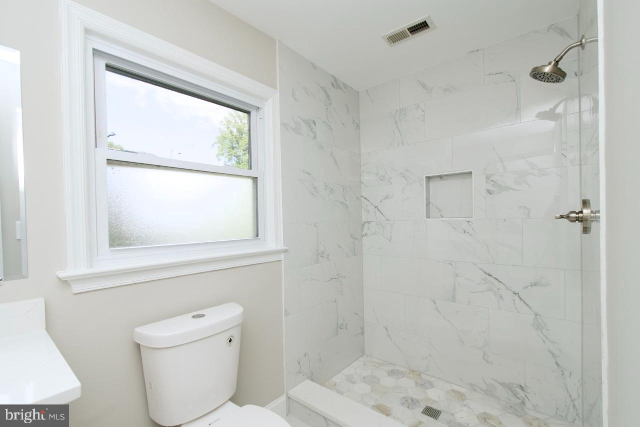 5708 NORTON RD, ALEXANDRIA, Virginia 22303, 5 Bedrooms Bedrooms, 12 Rooms Rooms,3 BathroomsBathrooms,Residential,For sale,5708 NORTON RD,VAFX2263182 MLS # VAFX2263182