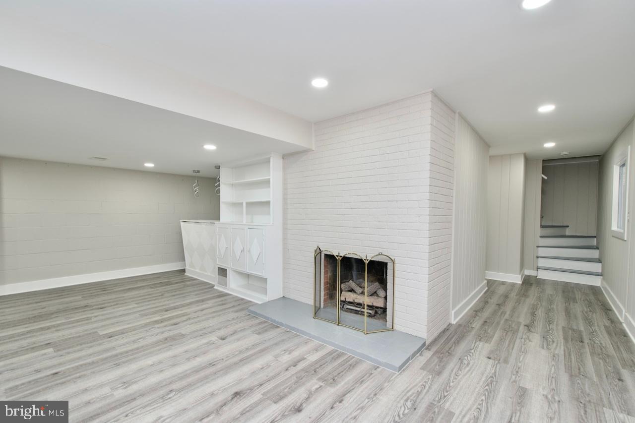 5708 NORTON RD, ALEXANDRIA, Virginia 22303, 5 Bedrooms Bedrooms, 12 Rooms Rooms,3 BathroomsBathrooms,Residential,For sale,5708 NORTON RD,VAFX2263182 MLS # VAFX2263182