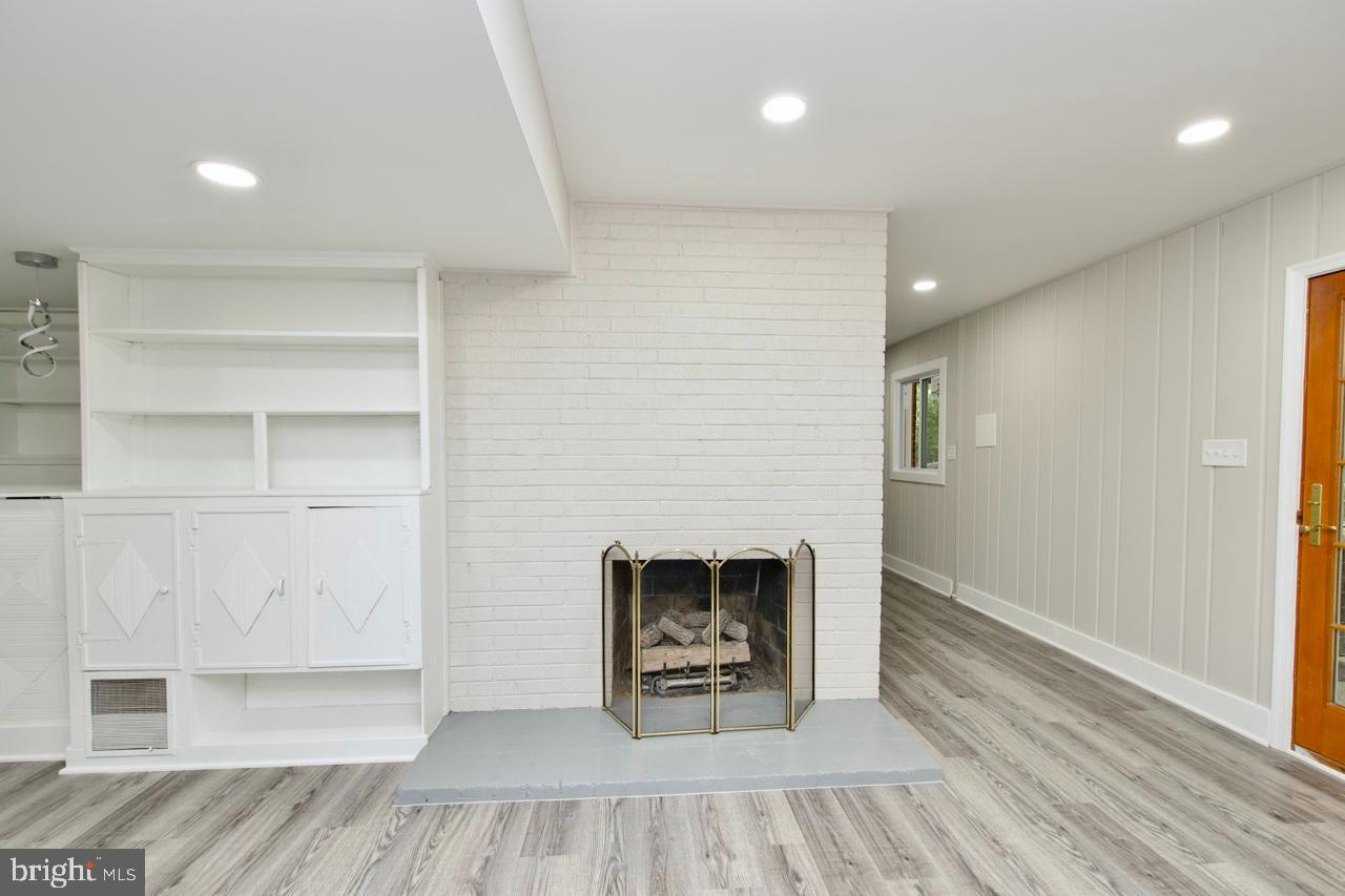5708 NORTON RD, ALEXANDRIA, Virginia 22303, 5 Bedrooms Bedrooms, 12 Rooms Rooms,3 BathroomsBathrooms,Residential,For sale,5708 NORTON RD,VAFX2263182 MLS # VAFX2263182