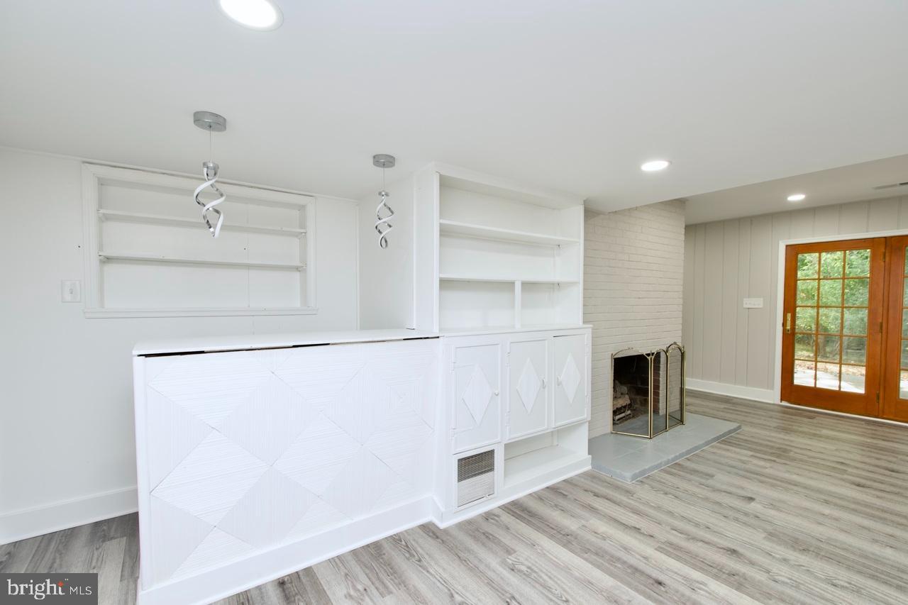 5708 NORTON RD, ALEXANDRIA, Virginia 22303, 5 Bedrooms Bedrooms, 12 Rooms Rooms,3 BathroomsBathrooms,Residential,For sale,5708 NORTON RD,VAFX2263182 MLS # VAFX2263182