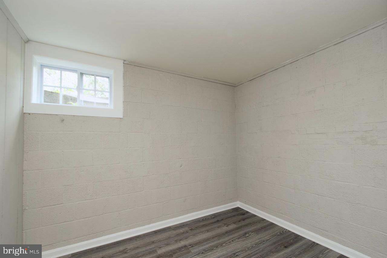 5708 NORTON RD, ALEXANDRIA, Virginia 22303, 5 Bedrooms Bedrooms, 12 Rooms Rooms,3 BathroomsBathrooms,Residential,For sale,5708 NORTON RD,VAFX2263182 MLS # VAFX2263182