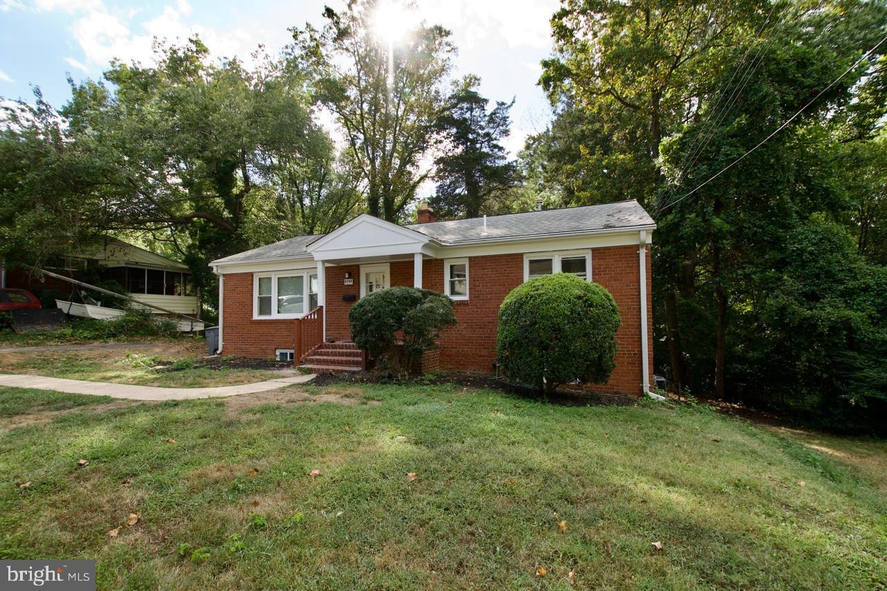5708 NORTON RD, ALEXANDRIA, Virginia 22303, 5 Bedrooms Bedrooms, 12 Rooms Rooms,3 BathroomsBathrooms,Residential,For sale,5708 NORTON RD,VAFX2263182 MLS # VAFX2263182