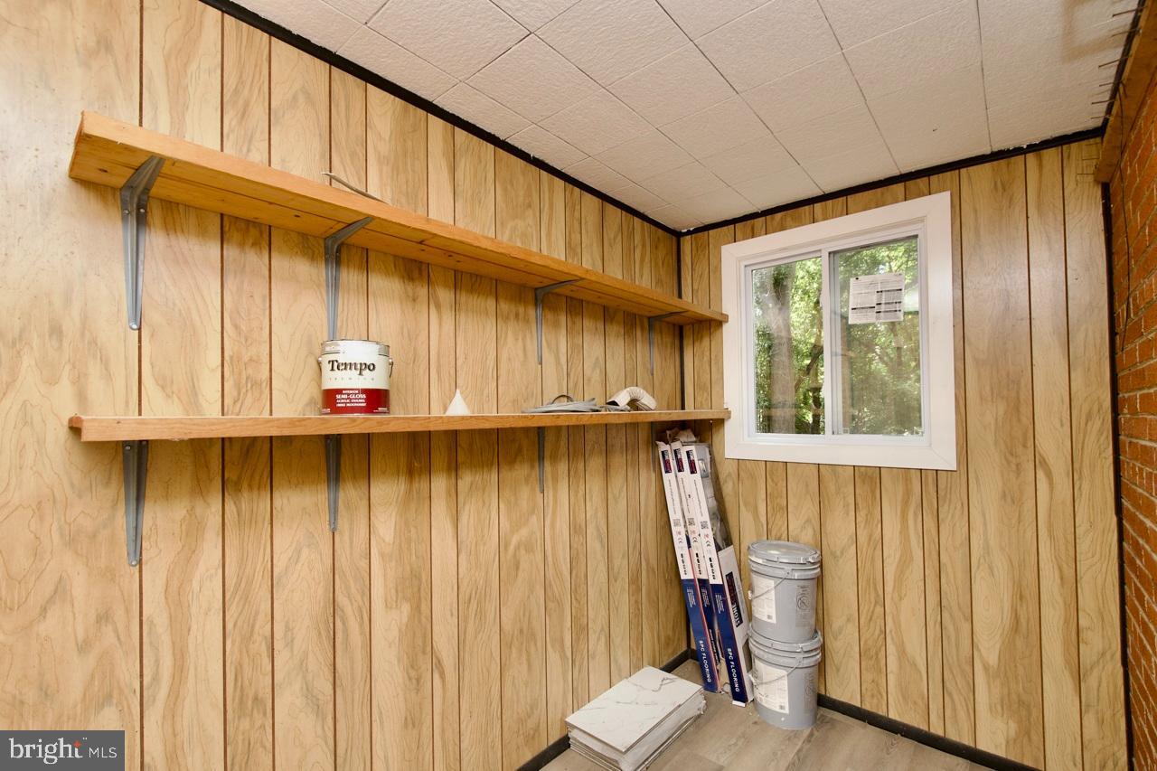 5708 NORTON RD, ALEXANDRIA, Virginia 22303, 5 Bedrooms Bedrooms, 12 Rooms Rooms,3 BathroomsBathrooms,Residential,For sale,5708 NORTON RD,VAFX2263182 MLS # VAFX2263182