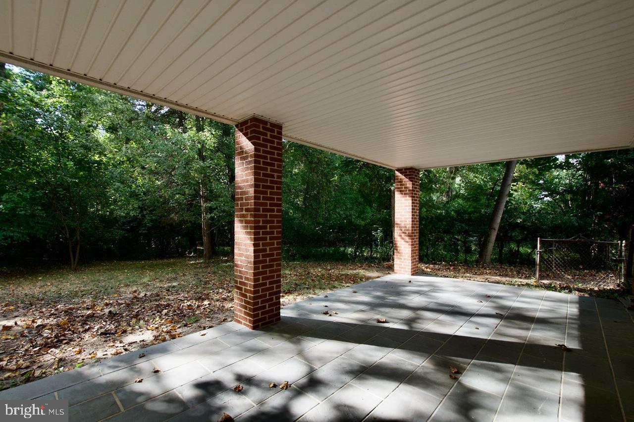 5708 NORTON RD, ALEXANDRIA, Virginia 22303, 5 Bedrooms Bedrooms, 12 Rooms Rooms,3 BathroomsBathrooms,Residential,For sale,5708 NORTON RD,VAFX2263182 MLS # VAFX2263182