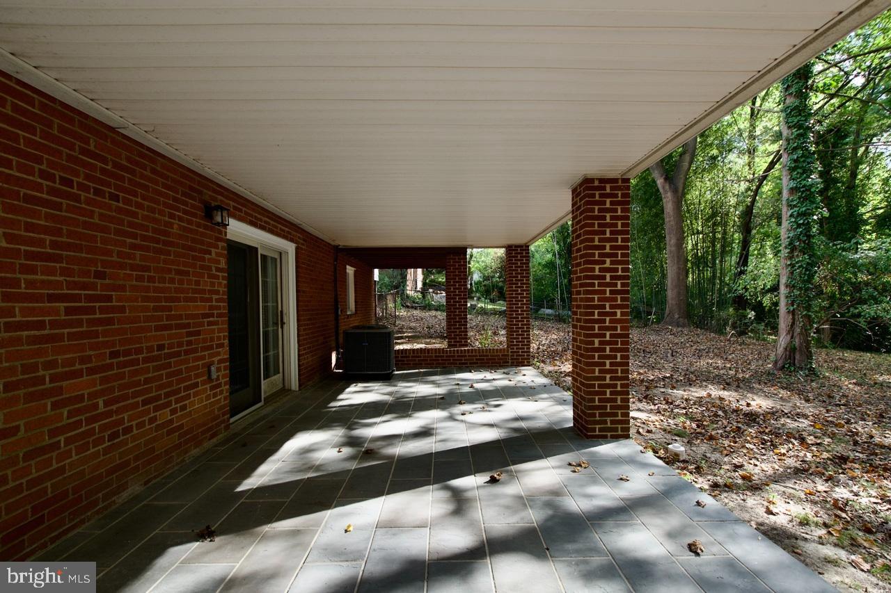 5708 NORTON RD, ALEXANDRIA, Virginia 22303, 5 Bedrooms Bedrooms, 12 Rooms Rooms,3 BathroomsBathrooms,Residential,For sale,5708 NORTON RD,VAFX2263182 MLS # VAFX2263182