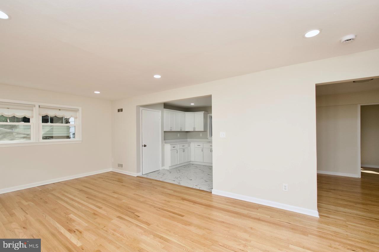 5708 NORTON RD, ALEXANDRIA, Virginia 22303, 5 Bedrooms Bedrooms, 12 Rooms Rooms,3 BathroomsBathrooms,Residential,For sale,5708 NORTON RD,VAFX2263182 MLS # VAFX2263182
