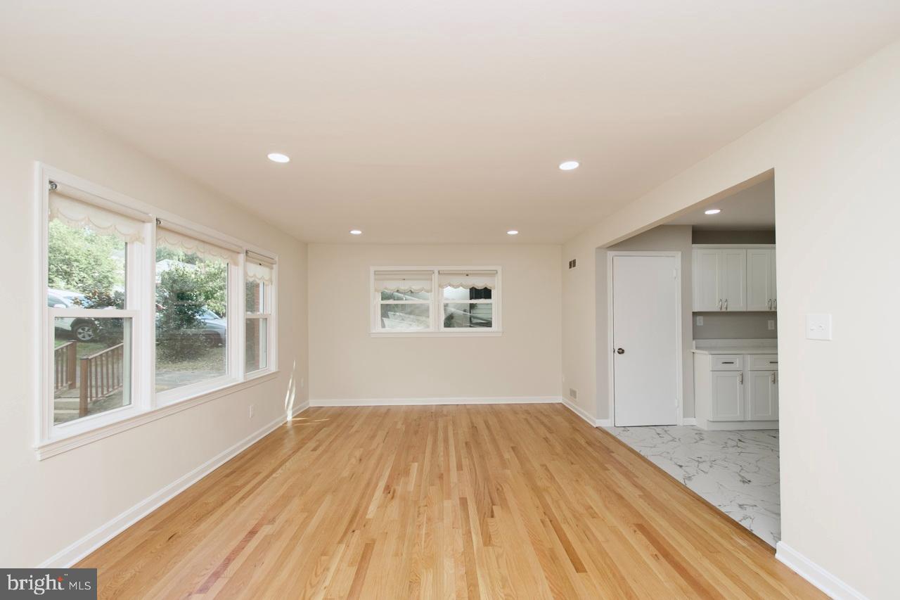 5708 NORTON RD, ALEXANDRIA, Virginia 22303, 5 Bedrooms Bedrooms, 12 Rooms Rooms,3 BathroomsBathrooms,Residential,For sale,5708 NORTON RD,VAFX2263182 MLS # VAFX2263182