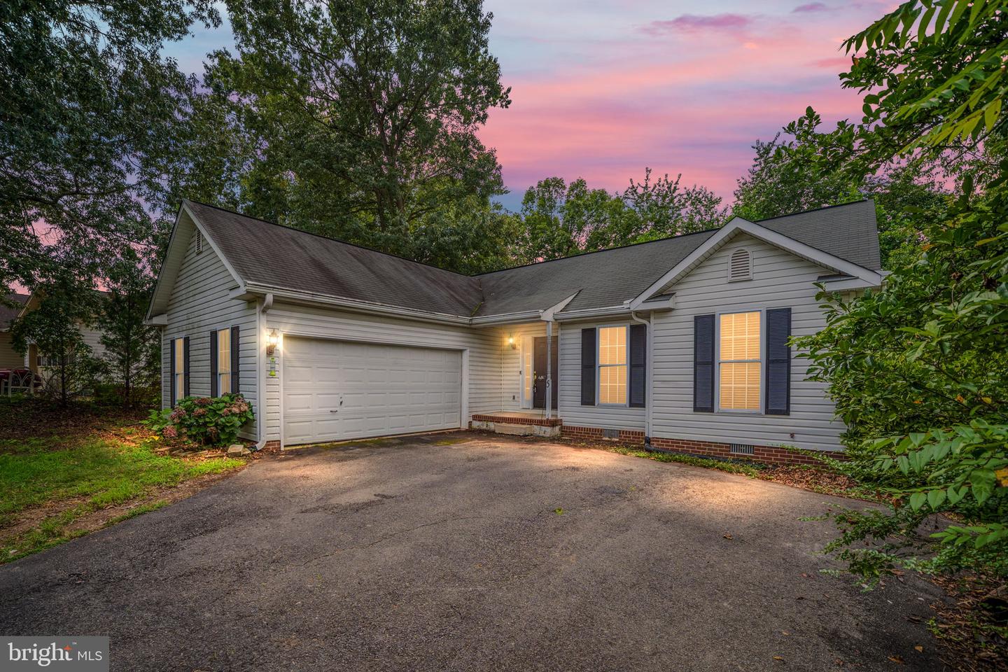 5 BRENTWOOD LN, FREDERICKSBURG, Virginia 22405, 3 Bedrooms Bedrooms, ,2 BathroomsBathrooms,Residential,For sale,5 BRENTWOOD LN,VAST2042150 MLS # VAST2042150