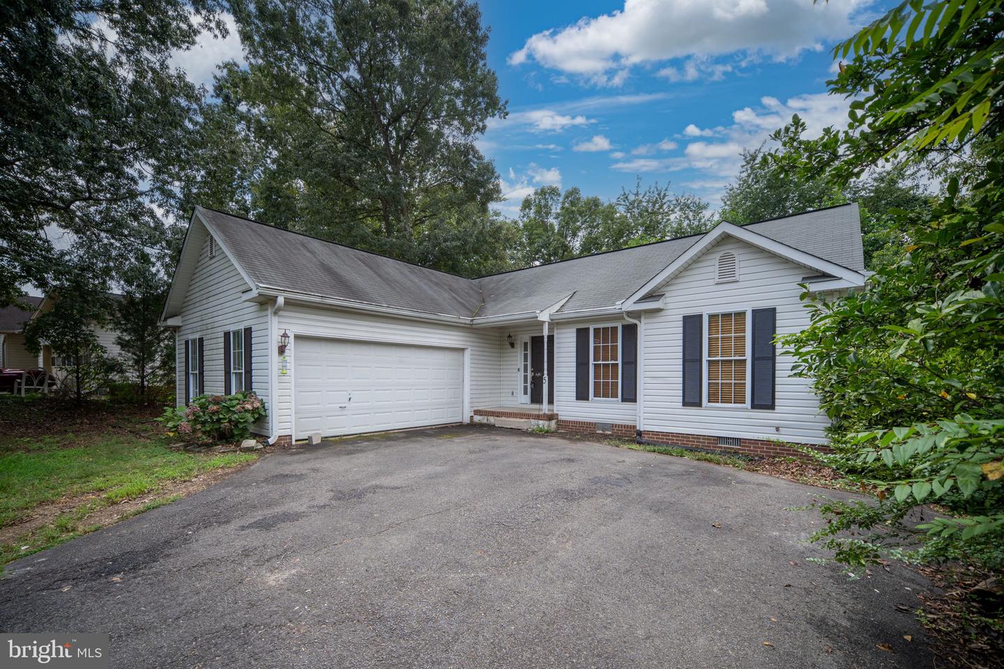 5 BRENTWOOD LN, FREDERICKSBURG, Virginia 22405, 3 Bedrooms Bedrooms, ,2 BathroomsBathrooms,Residential,For sale,5 BRENTWOOD LN,VAST2042150 MLS # VAST2042150