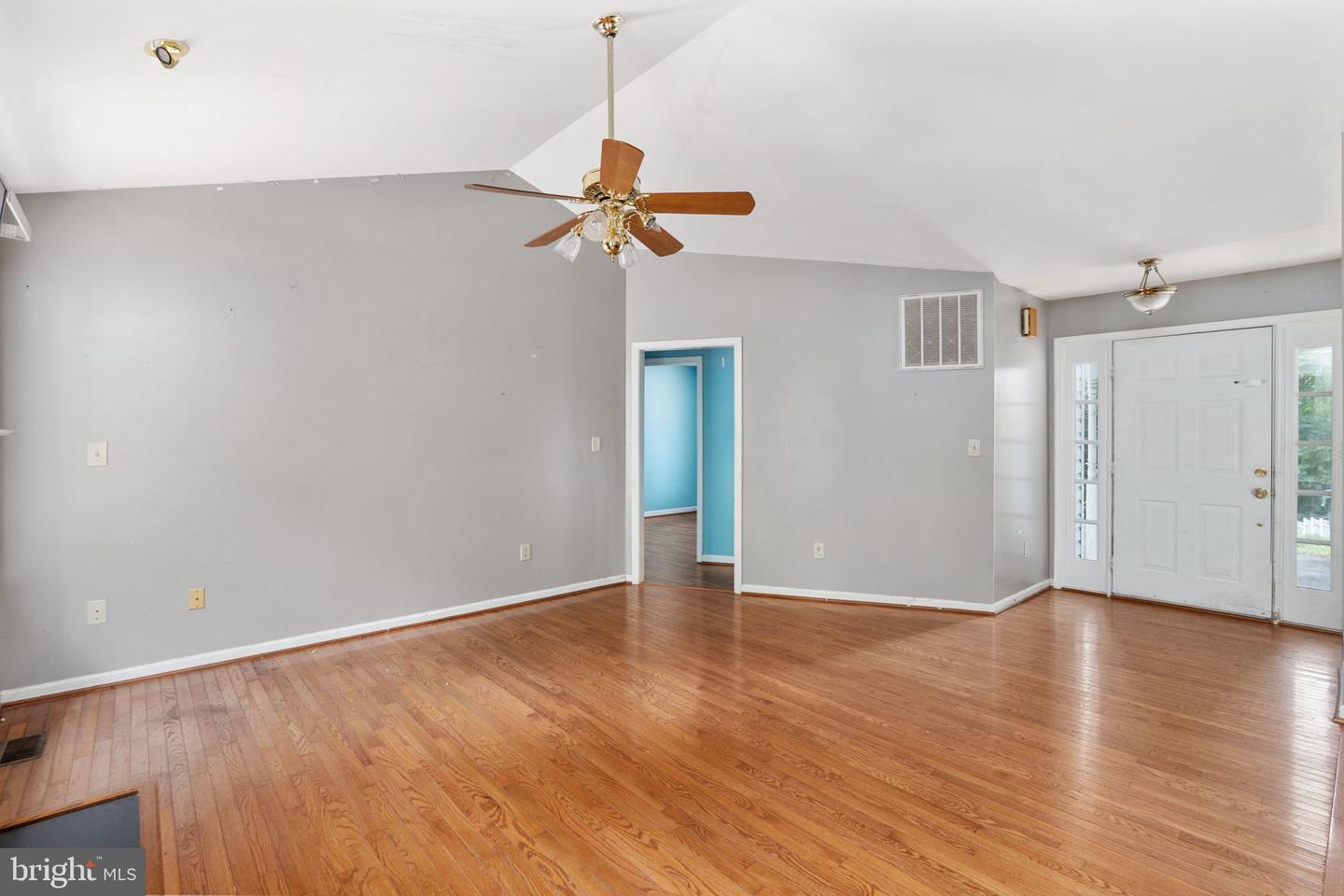 5 BRENTWOOD LN, FREDERICKSBURG, Virginia 22405, 3 Bedrooms Bedrooms, ,2 BathroomsBathrooms,Residential,For sale,5 BRENTWOOD LN,VAST2042150 MLS # VAST2042150