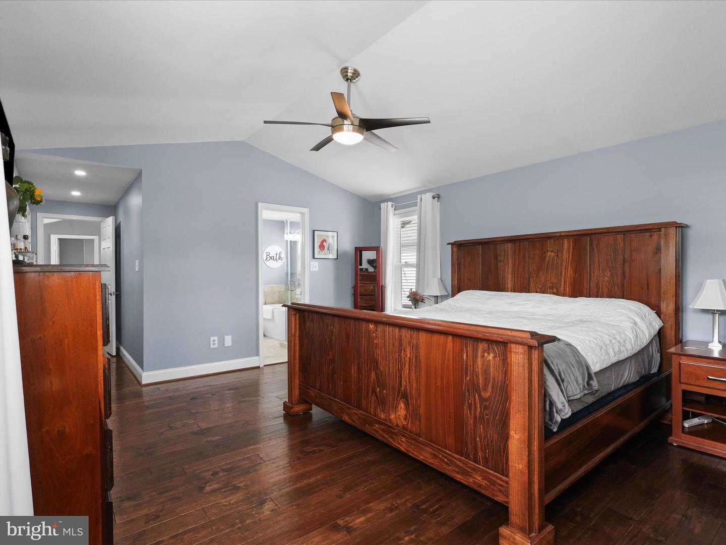 7460 CROSS GATE LN, ALEXANDRIA, Virginia 22315, 3 Bedrooms Bedrooms, ,3 BathroomsBathrooms,Residential,For sale,7460 CROSS GATE LN,VAFX2263292 MLS # VAFX2263292