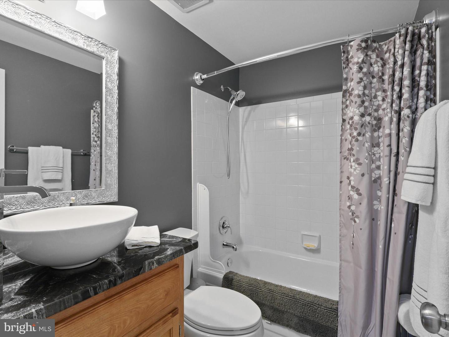 7460 CROSS GATE LN, ALEXANDRIA, Virginia 22315, 3 Bedrooms Bedrooms, ,3 BathroomsBathrooms,Residential,For sale,7460 CROSS GATE LN,VAFX2263292 MLS # VAFX2263292