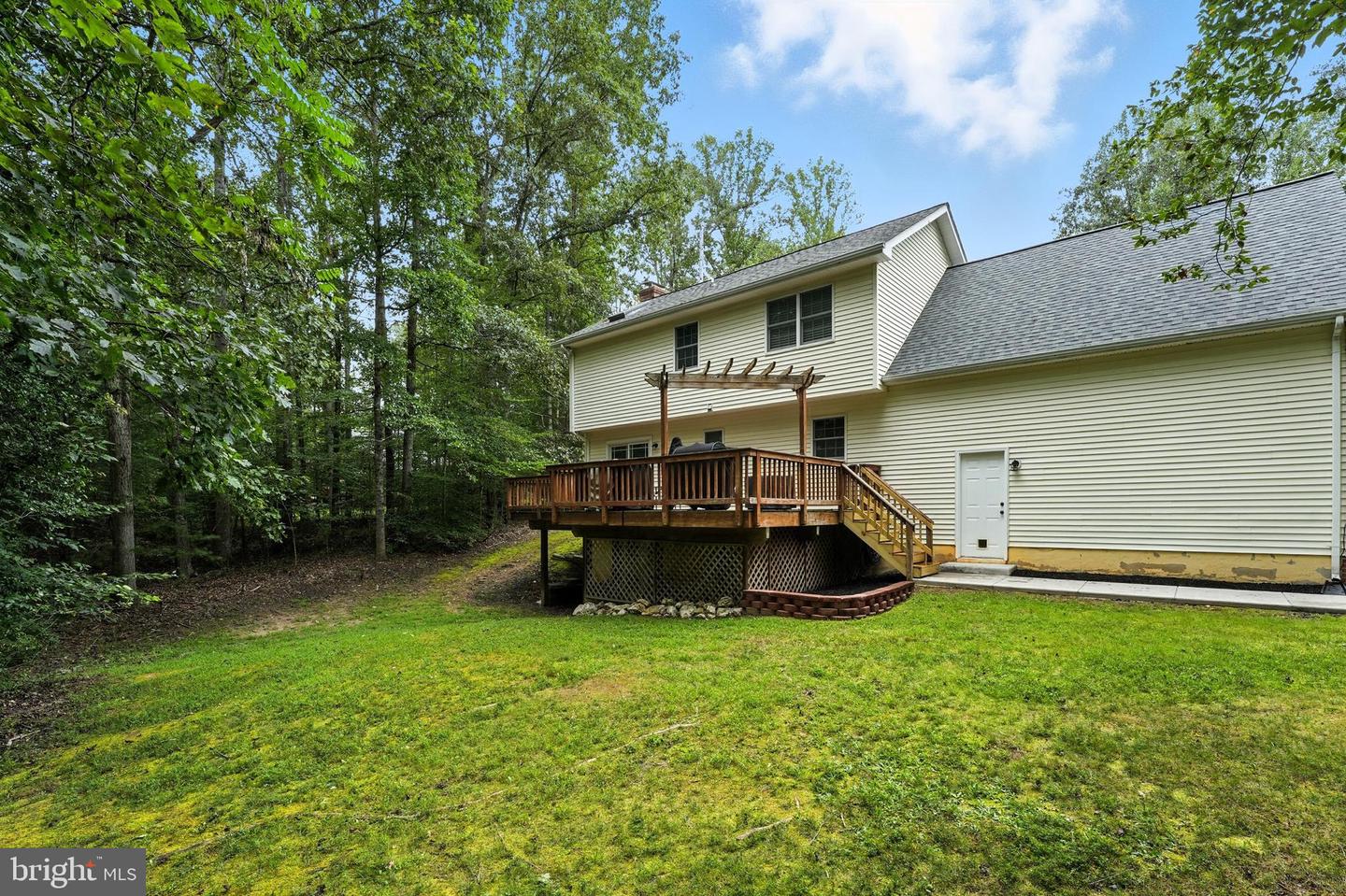 15330 QUAIL RIDGE DR, AMISSVILLE, Virginia 20106, 3 Bedrooms Bedrooms, ,2 BathroomsBathrooms,Residential,For sale,15330 QUAIL RIDGE DR,VACU2011418 MLS # VACU2011418