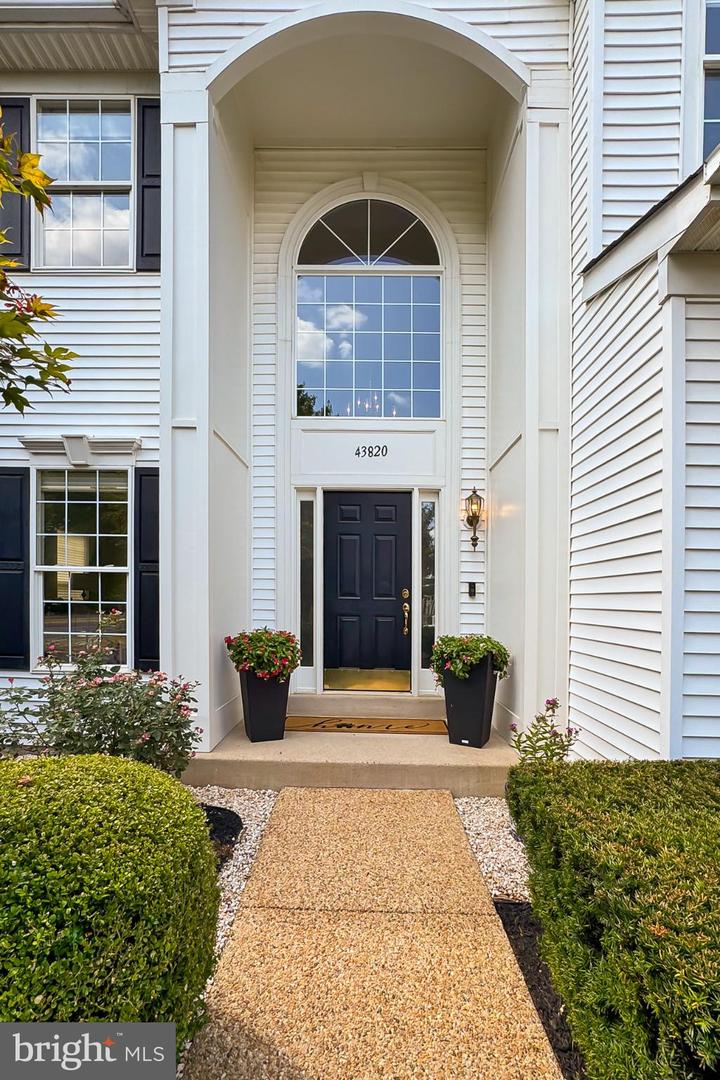 43820 LAUREL RIDGE DR, ASHBURN, Virginia 20147, 5 Bedrooms Bedrooms, 9 Rooms Rooms,3 BathroomsBathrooms,Residential,For sale,43820 LAUREL RIDGE DR,VALO2105380 MLS # VALO2105380