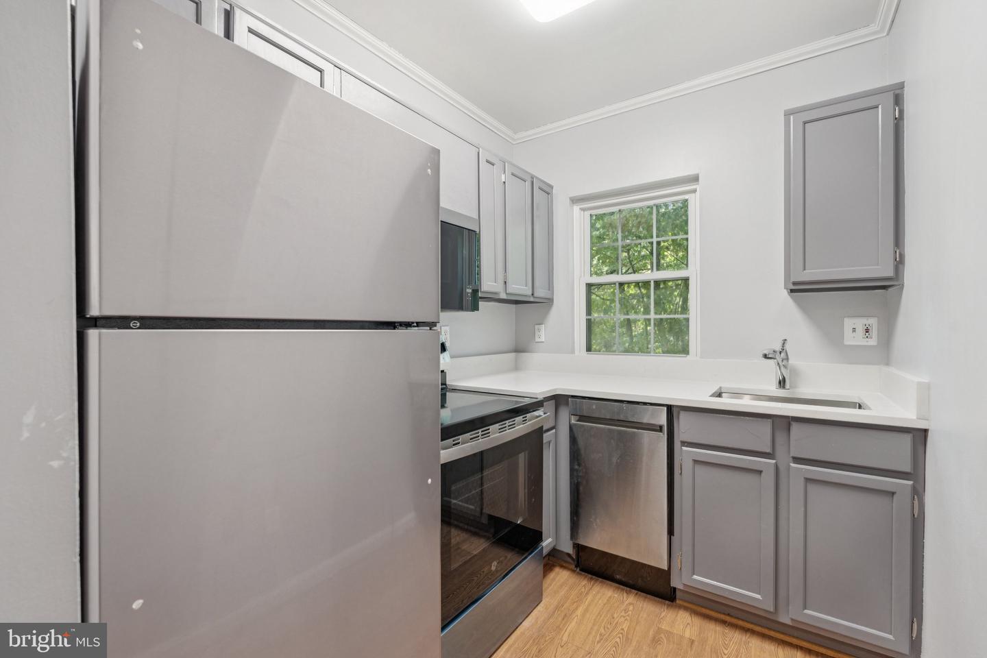 1909 N RHODES ST #30, ARLINGTON, Virginia 22201, 2 Bedrooms Bedrooms, ,1 BathroomBathrooms,Residential,For sale,1909 N RHODES ST #30,VAAR2062770 MLS # VAAR2062770