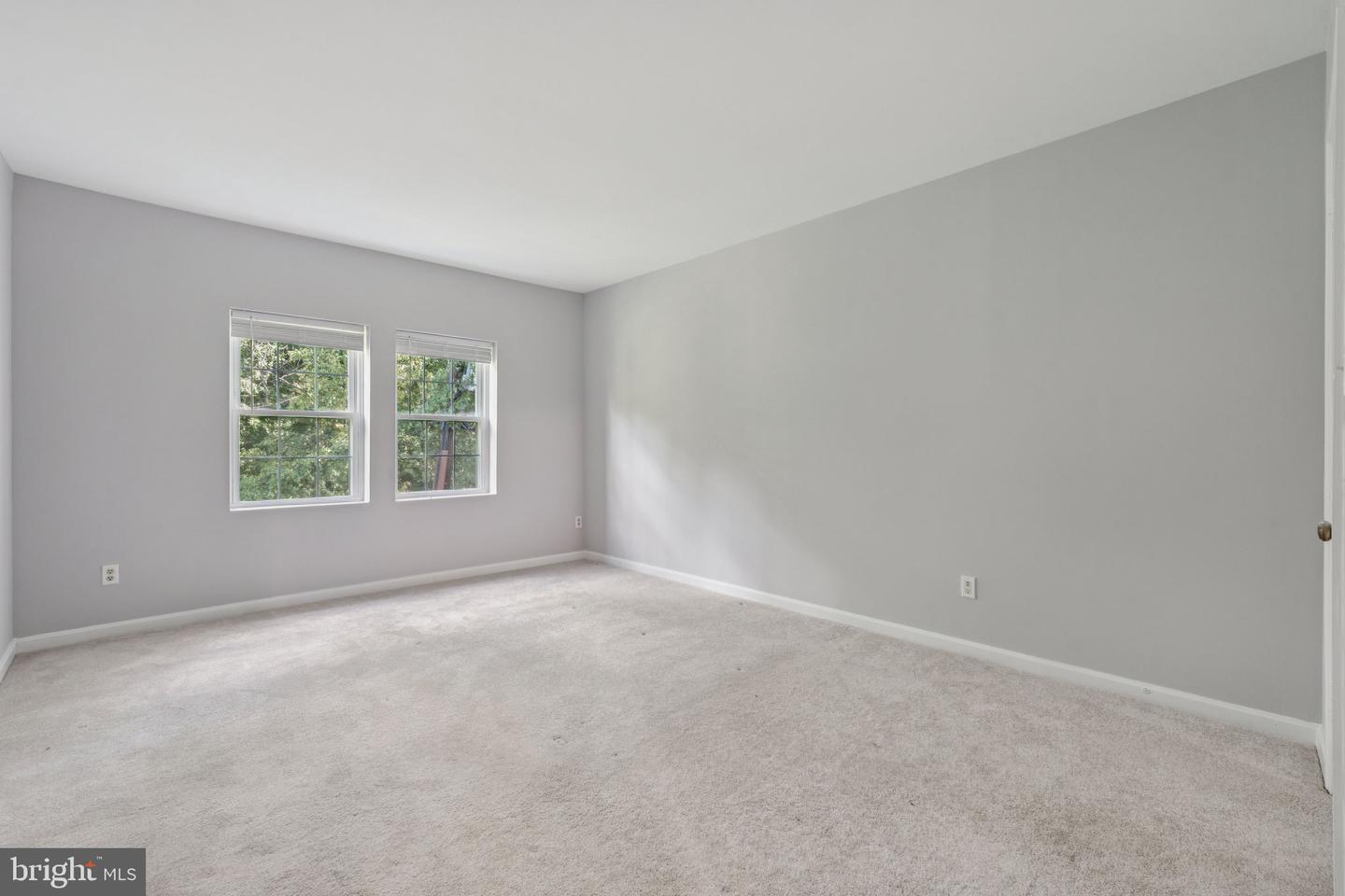 1909 N RHODES ST #30, ARLINGTON, Virginia 22201, 2 Bedrooms Bedrooms, ,1 BathroomBathrooms,Residential,For sale,1909 N RHODES ST #30,VAAR2062770 MLS # VAAR2062770