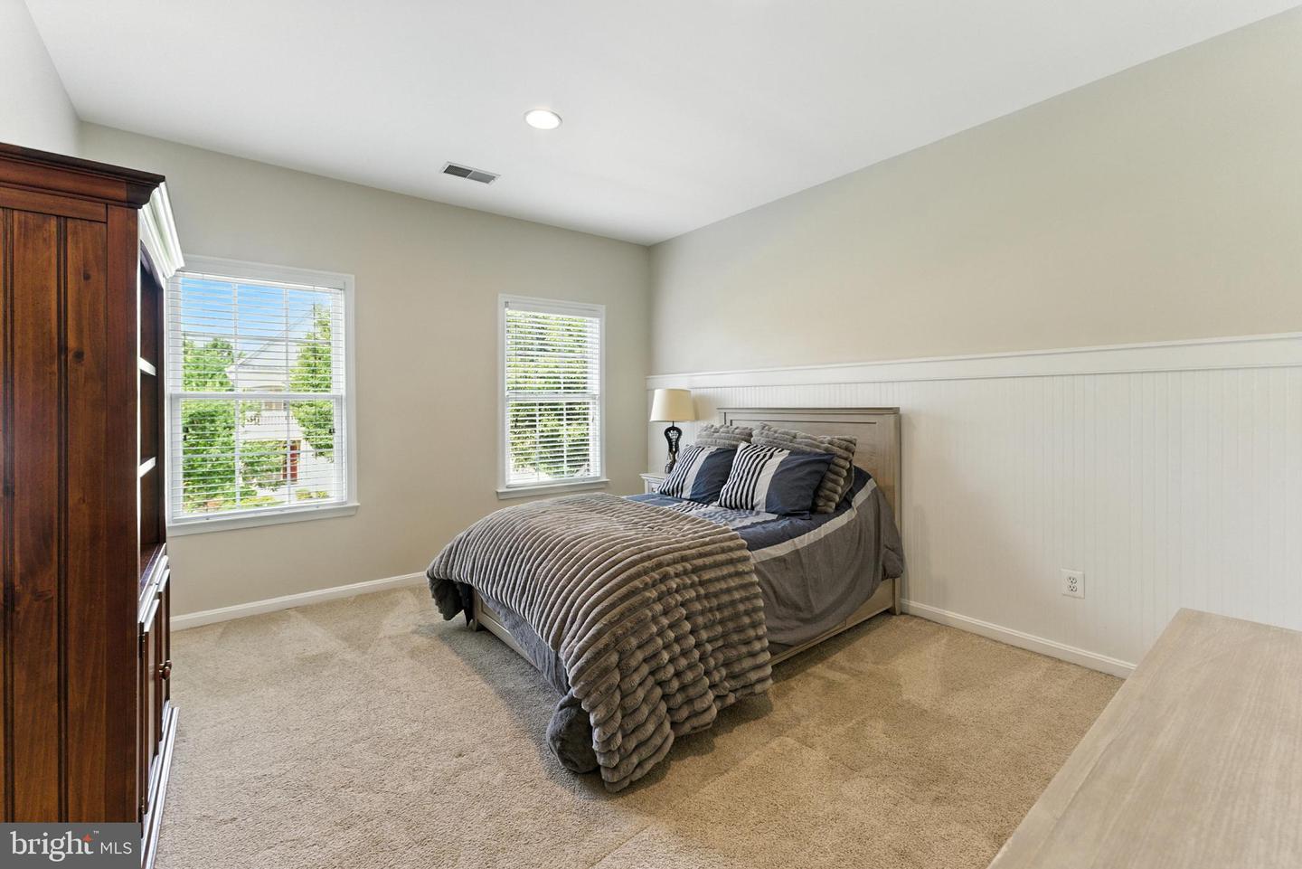 43843 KITTIWAKE DR, LEESBURG, Virginia 20176, 5 Bedrooms Bedrooms, 7 Rooms Rooms,4 BathroomsBathrooms,Residential,For sale,43843 KITTIWAKE DR,VALO2105434 MLS # VALO2105434
