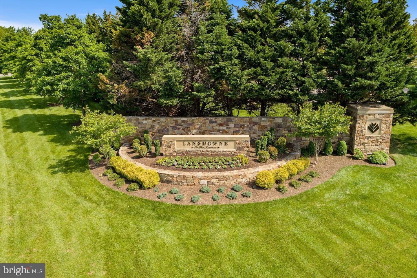 43843 KITTIWAKE DR, LEESBURG, Virginia 20176, 5 Bedrooms Bedrooms, 7 Rooms Rooms,4 BathroomsBathrooms,Residential,For sale,43843 KITTIWAKE DR,VALO2105434 MLS # VALO2105434
