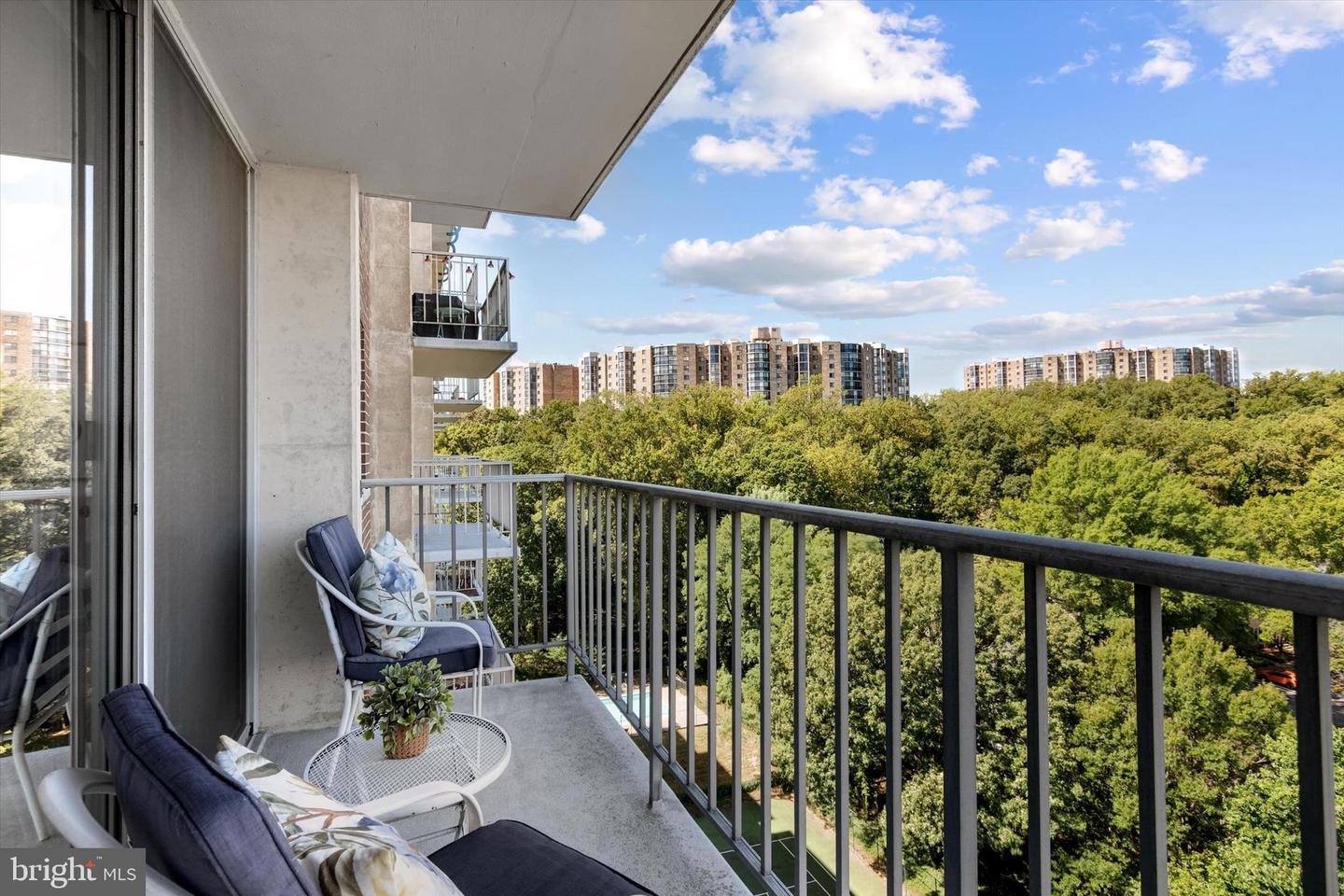2059 HUNTINGTON AVE #1414, ALEXANDRIA, Virginia 22303, 2 Bedrooms Bedrooms, ,2 BathroomsBathrooms,Residential,For sale,2059 HUNTINGTON AVE #1414,VAFX2263802 MLS # VAFX2263802