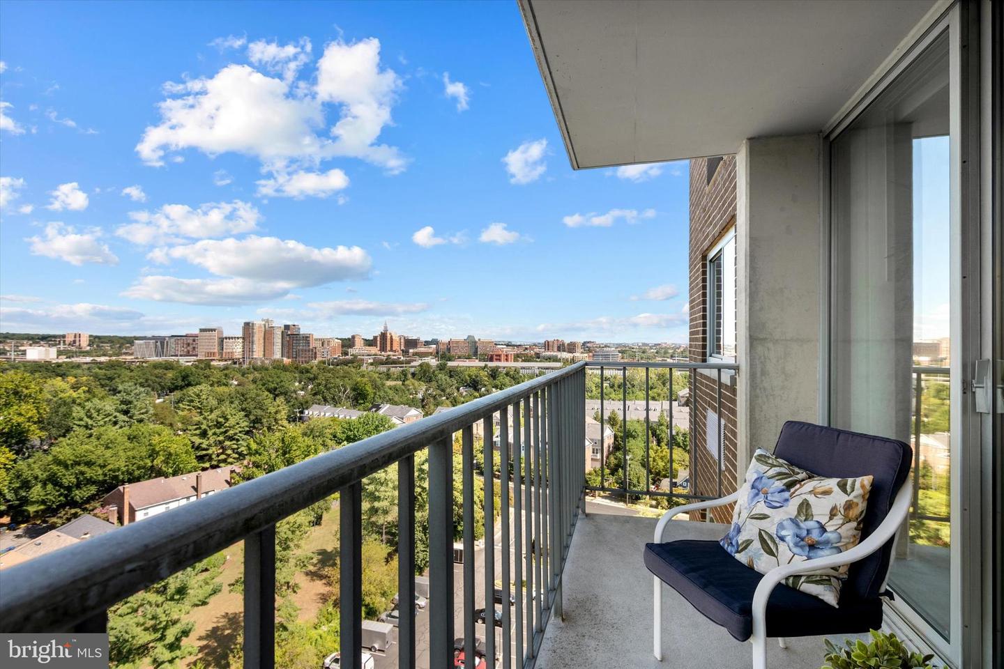 2059 HUNTINGTON AVE #1414, ALEXANDRIA, Virginia 22303, 2 Bedrooms Bedrooms, ,2 BathroomsBathrooms,Residential,For sale,2059 HUNTINGTON AVE #1414,VAFX2263802 MLS # VAFX2263802