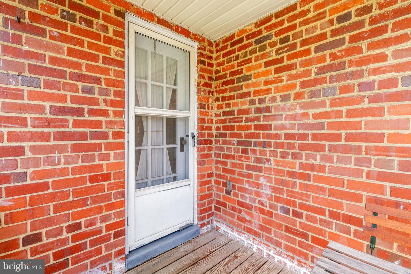 6507 10TH ST #B1, ALEXANDRIA, Virginia 22307, 2 Bedrooms Bedrooms, 8 Rooms Rooms,1 BathroomBathrooms,Residential,For sale,6507 10TH ST #B1,VAFX2263898 MLS # VAFX2263898