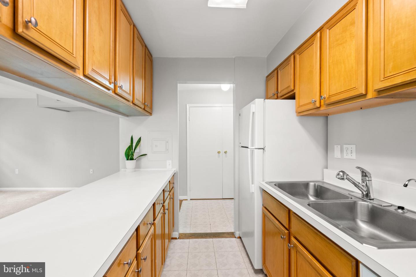 6507 10TH ST #B1, ALEXANDRIA, Virginia 22307, 2 Bedrooms Bedrooms, 8 Rooms Rooms,1 BathroomBathrooms,Residential,For sale,6507 10TH ST #B1,VAFX2263898 MLS # VAFX2263898