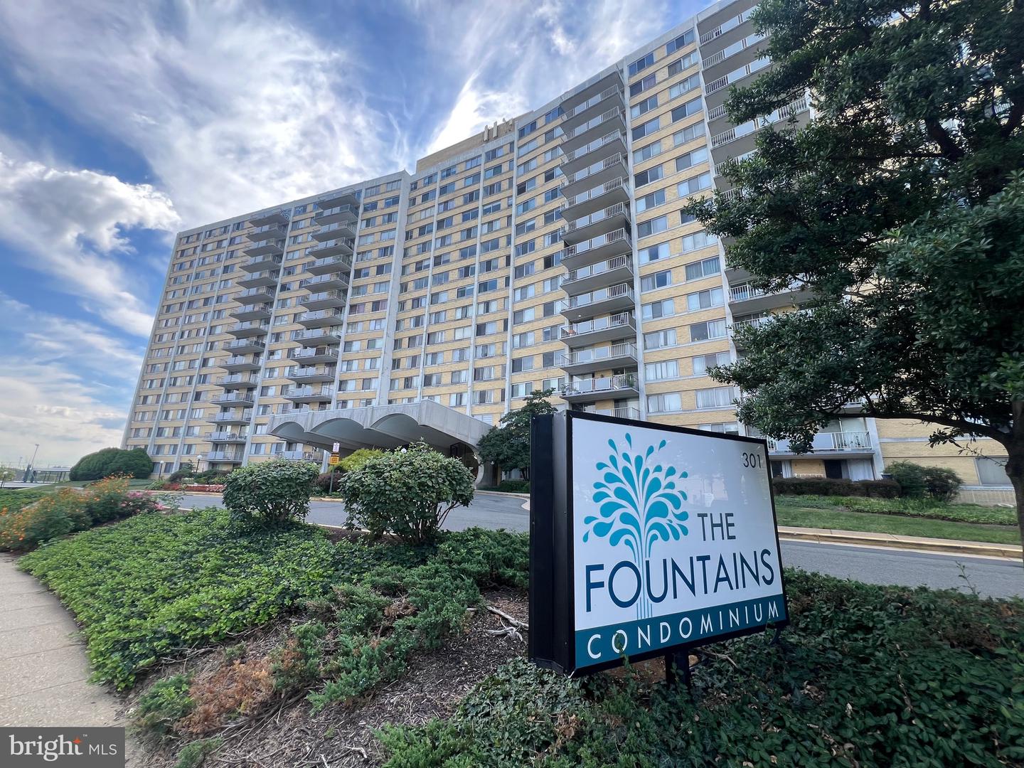 301 N BEAUREGARD ST N #303, ALEXANDRIA, Virginia 22312, 1 Bedroom Bedrooms, ,1 BathroomBathrooms,Residential,For sale,301 N BEAUREGARD ST N #303,VAAX2049126 MLS # VAAX2049126