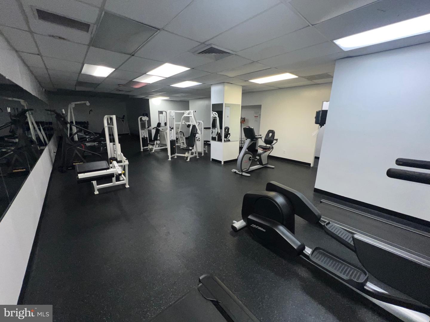 301 N BEAUREGARD ST N #303, ALEXANDRIA, Virginia 22312, 1 Bedroom Bedrooms, ,1 BathroomBathrooms,Residential,For sale,301 N BEAUREGARD ST N #303,VAAX2049126 MLS # VAAX2049126