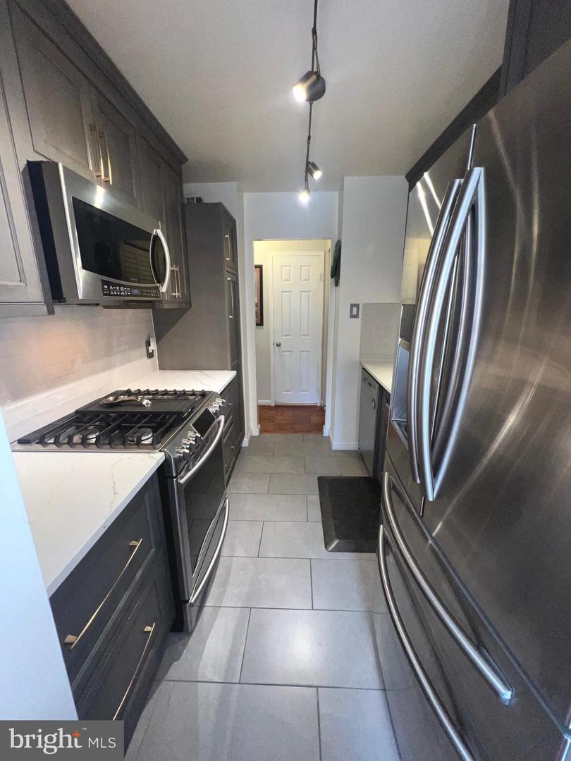 301 N BEAUREGARD ST N #303, ALEXANDRIA, Virginia 22312, 1 Bedroom Bedrooms, ,1 BathroomBathrooms,Residential,For sale,301 N BEAUREGARD ST N #303,VAAX2049126 MLS # VAAX2049126